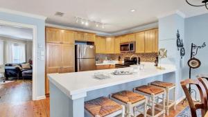 504 Summerhouse by AvantStay Ocean Front Condo w Community Pool Access