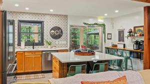 The Horseshoe Hideaway Lake Harmony Cabin w Hot Tub Game Porch