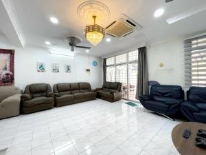 #SS SuperCorner 4Bedroom HomeStay 20PAX EventUse By S&T Homez