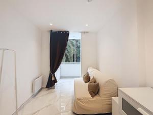 Executive 2BR Apartment near Croisette Ideal for MIPIM Terrace & Wi-Fi