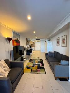 Ensuite in 2bd 2br 1 pk Newstead