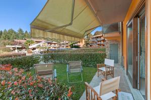 Blu Oltrelago Pool & Lake - Happy Rentals