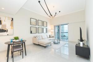 PVH - Refined 1BR in Marina - Cayan Tower