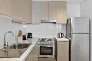 DVH Luxe Retreats, 2BR Yas Island, Ferrari World & Yas Mall