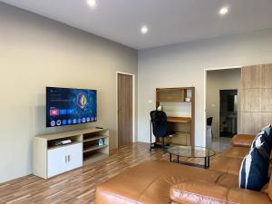 Private 2 Bedrooms Villa near waterfall in Khao Lak-Terrace Large Bubble Jacuzzi