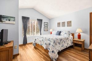 Seven Springs Sunridge 1 BR Condo, Ski-In Out condo