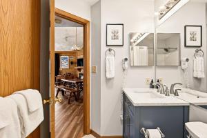 Seven Springs Sunridge 1 BR Condo, Ski-In Out condo