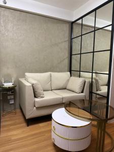 The UrbanNest - 1BR mountain view condo at Marina Spatial