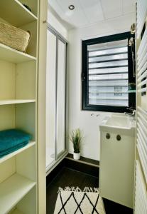 Exclusives Hausboot, 2 xSchlafzimmer, Küche, 1xBad, 1xGäste Wc, Parkplatz, Sonnenterrasse