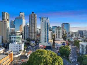 Pool & Gym & Parking