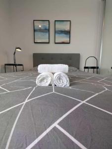 Comfy and warm 2BR Apt at Parkville