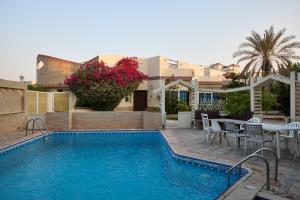 Unique Emirati Stay & Local Charm Villa 1