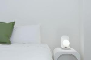Modern Urban Home in Melrose Park Eat-Sleep-Roam