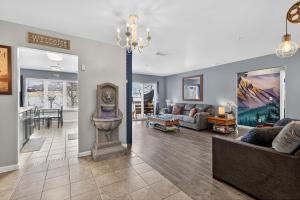 Colorado Winter Romance with Mountain Views Near Glenwood Hot Springs