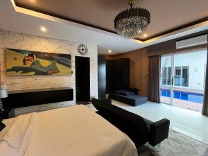 Highland Villas Royale Corp