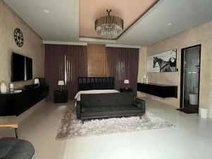 Highland Villas Royale Corp