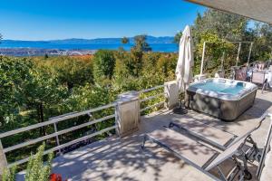 Apartment Paris with jacuzzi and sea view