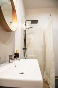 Closer to the Sea - Modern Terrace Stay