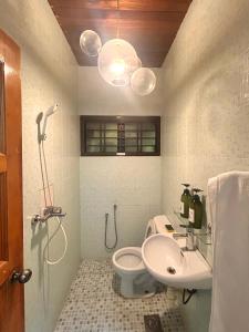 Chic Double Room Shared Bungalow near LRT SS1 PJ