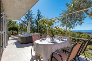 Apartment Paris with jacuzzi and sea view