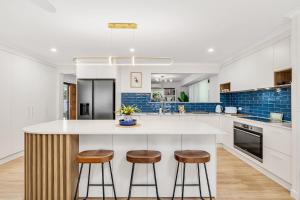 Family Home Near Cafes and Surf Beaches