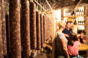 Holiday Home PrLukčevih with 4 Bedrooms & Sauna