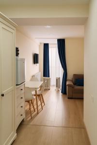 Cozy Apartment next cable car