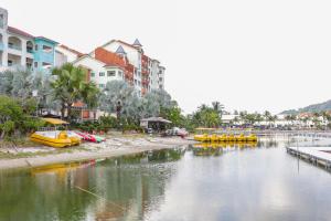 Marina Island Lumut Homestay