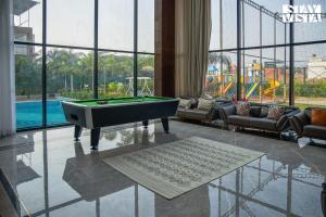 StayVista at Lacielo with Pet-friendly, WiFi, AC