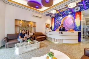 FabHotel Prime Rockstar Suites - Nr Park Circus 7 Point