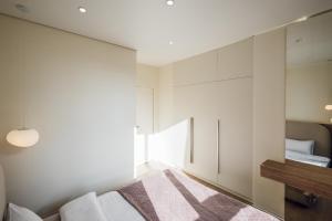 Petrovdom Apartments 4-47 Building 9, in RC Fayna Town, 2 Salyutna Street