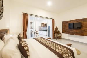 6 Bedrooms Private Pool Villa Seminyak