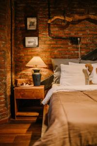 Unique Industrial Loft - 10 mins walk to Seminyak Beach