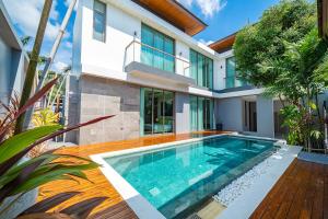 Teak 5 BR Pool Villa Bang Tao Airport Shuttle