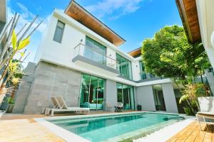 Teak 5 BR Pool Villa Bang Tao Airport Shuttle