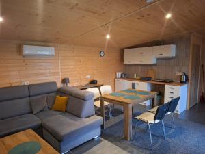 POLESKI DOMEK Z JACUZZI W Czarnym Lesie