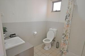 Contemporary Crib Generous 1x1