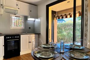 HYE352-GT15 Hyères - GIENS Beau 2 pièces avec jardinet 4 pers piscine