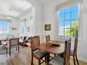 Kalk Bay 1-Bed at Windsor Lodge near Harbour