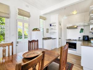 Kalk Bay 1-Bed at Windsor Lodge near Harbour