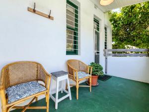 Kalk Bay 1-Bed at Windsor Lodge near Harbour