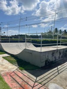 Muro Alto Condomínio Clube Lindo Flat!