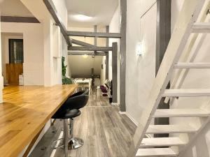 Workers Dream Apartment-7 BR-3 Bath