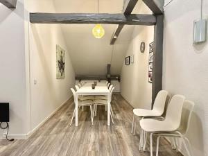 Workers Dream Apartment-7 BR-3 Bath