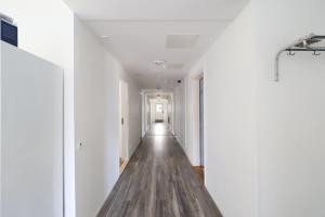 Workers Villa - 12 Guests - 6 BR - 7 Bath - Parking