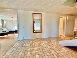 Workers Villa - 5BR - 10 Beds - 2 Bath