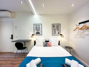 UrbanFlat 202 - Beautiful Studio in the center of Paris