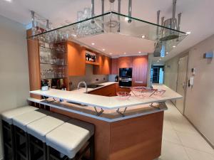 BEL AIR HOLIDAY - 3 Bedroom Apartment with Sauna and Phenomenal Sea View T72