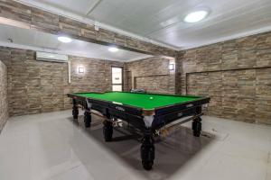 V274 Prime Location Large Terrace Pool View BBQ