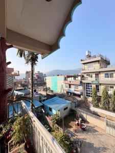 Warm & Cozy Lakeside Ac Apartment with Big Terrace